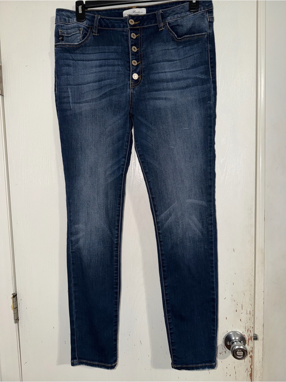 KanCan Jeans Women’s 15/31 Skinny Button Fly Stretch Medium Wash Denim